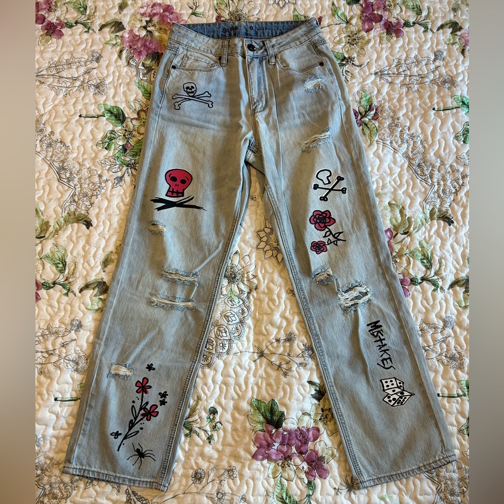 Graphic Distressed Jeans with Skull and Flower Designs